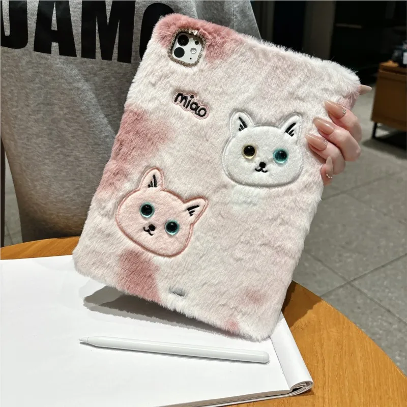 Luxurious Plush Cat Tablet Case - Soft Protective Cover