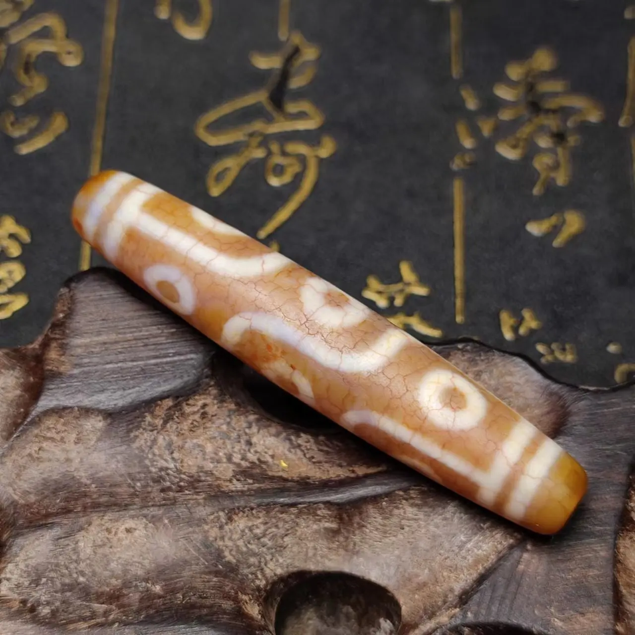 

Tibetan Old Fire Offering Type Moon Grey/White 9 Eyes Totem Bloodshot Agate Dzi Beads Necklace Pendant Free Shipping