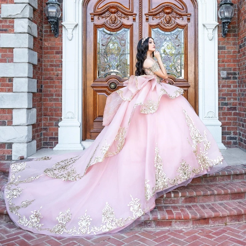 

Pink Princess Quinceanera Dresses 2024 Off Shoulder Gillter Gold Applique Lace Beads Sequins Lace-up Corset Vestidos 15 años