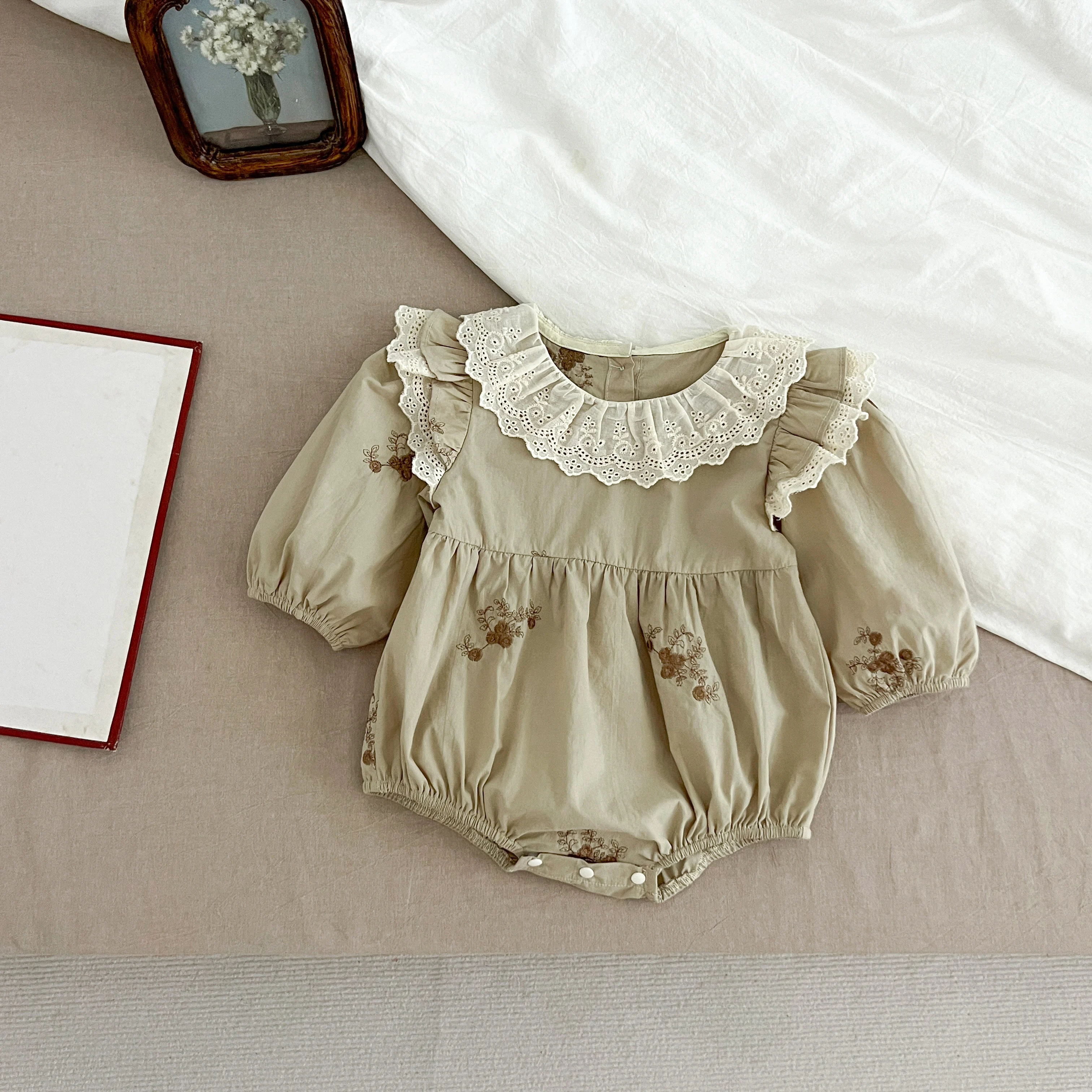 2024 Schwester Kleidung Baby Mädchen Kleid Body Herbst Schwester Kleid Puppe Kragen Spitze Gestickte Einteilige Kleidung Rüschen Kleid – Detail 12