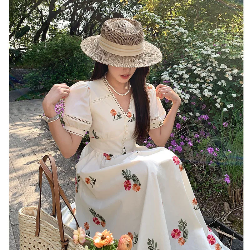 

Apricot Machine Embroidery Dress for Women 2023 Summer New Lace Stitching Design Mid-Length Large Swing Floral Skirt