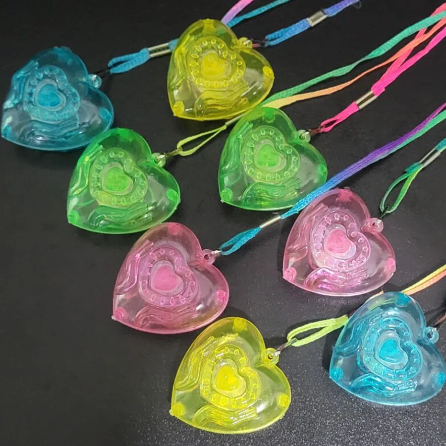 10/20/30/50 pcs Star Heart LED Light Up Necklace Pendants Flashing Glow Luminous Necklace Girls Led Flashing Necklace Party