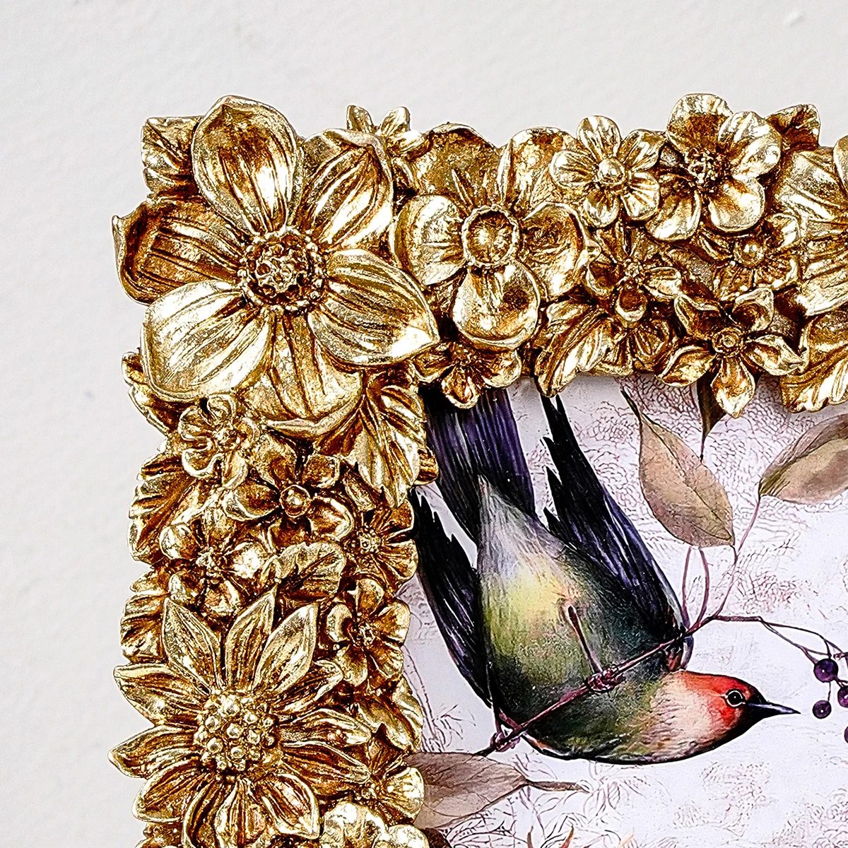 1PC, Golden Three-dimensional Flower Pattern Photo Frame, suitable for home photo decoration and photography decoration props