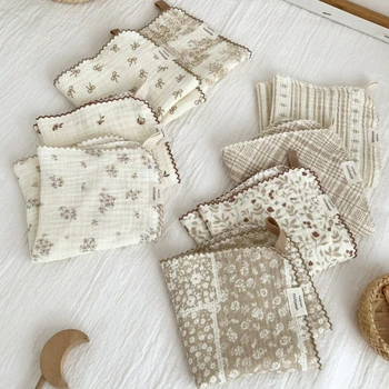 Asciugamano per il viso coreano per pulire il viso Asciugamani per saliva quadrati floreali in morbido cotone Fazzoletto per neonati per bambini Panno per il viso per neonati