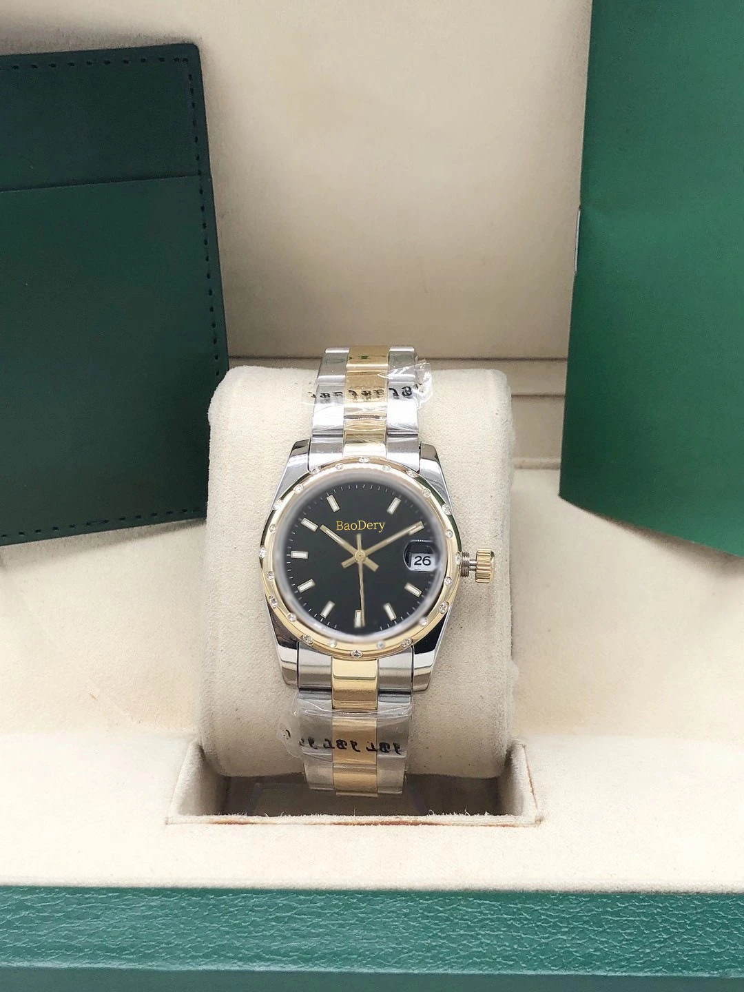 31mmLuxury Brand Watch for Women - Boasting a 31mm Dial, Diamond Bezel,   Strap for Ultimate Comfort and Style