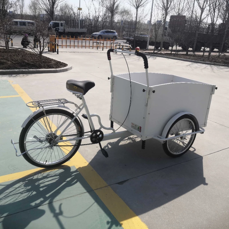 Internet celebrities upside down donkey tricycle pedaling European stalls selling goods pick up children and the elderly