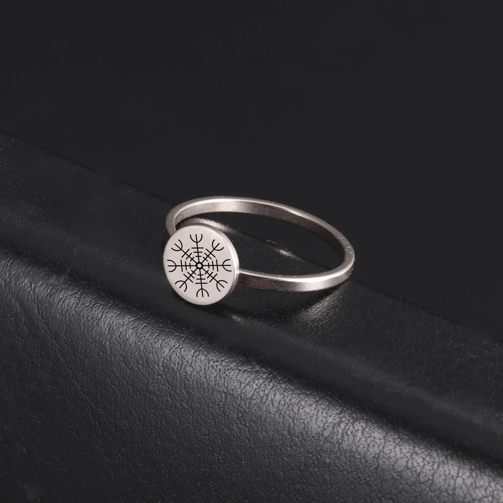 Skyrim Nordic Vegvisir Runic Compass Ring Stainless Steel Aegishjalmur Helm of Awe Rings Amulet Jewelry for Women Men