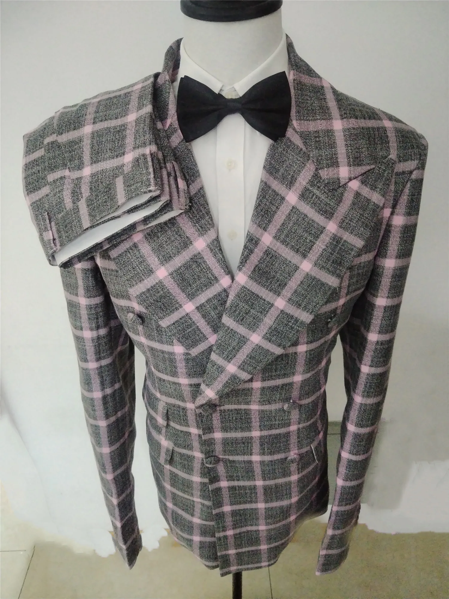 Latest Design Formal Wedding Suits for Mens Grey plaid Pink lines Fashion double breasted Groom Prom Blazers Mans Tuxedos