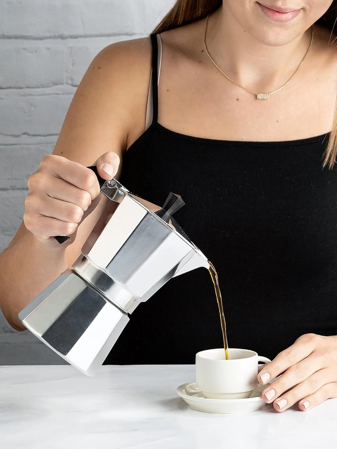 Klassische Espresso- und Kaffeemaschine für den Herd, Moka-Kanne zum italienischen und kubanischen Café-Brühen, Cafeteras, 1/2/3/6 Espressotassen, Silber – Detail 7