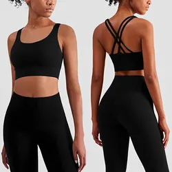Women's 2-Piece Yoga and Fitness Outfit - Sports Bra and Leggings Set - M (Black)