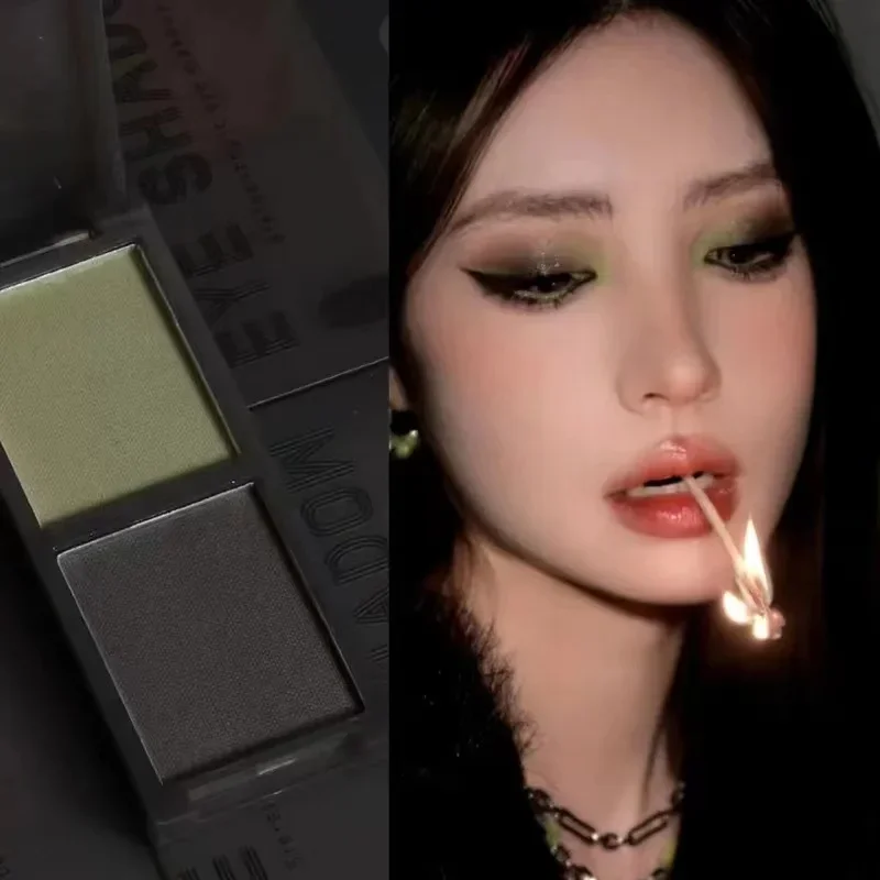 Dark Shibuya babes! biya black red eyeshadow disc red black two tone smoky makeup
