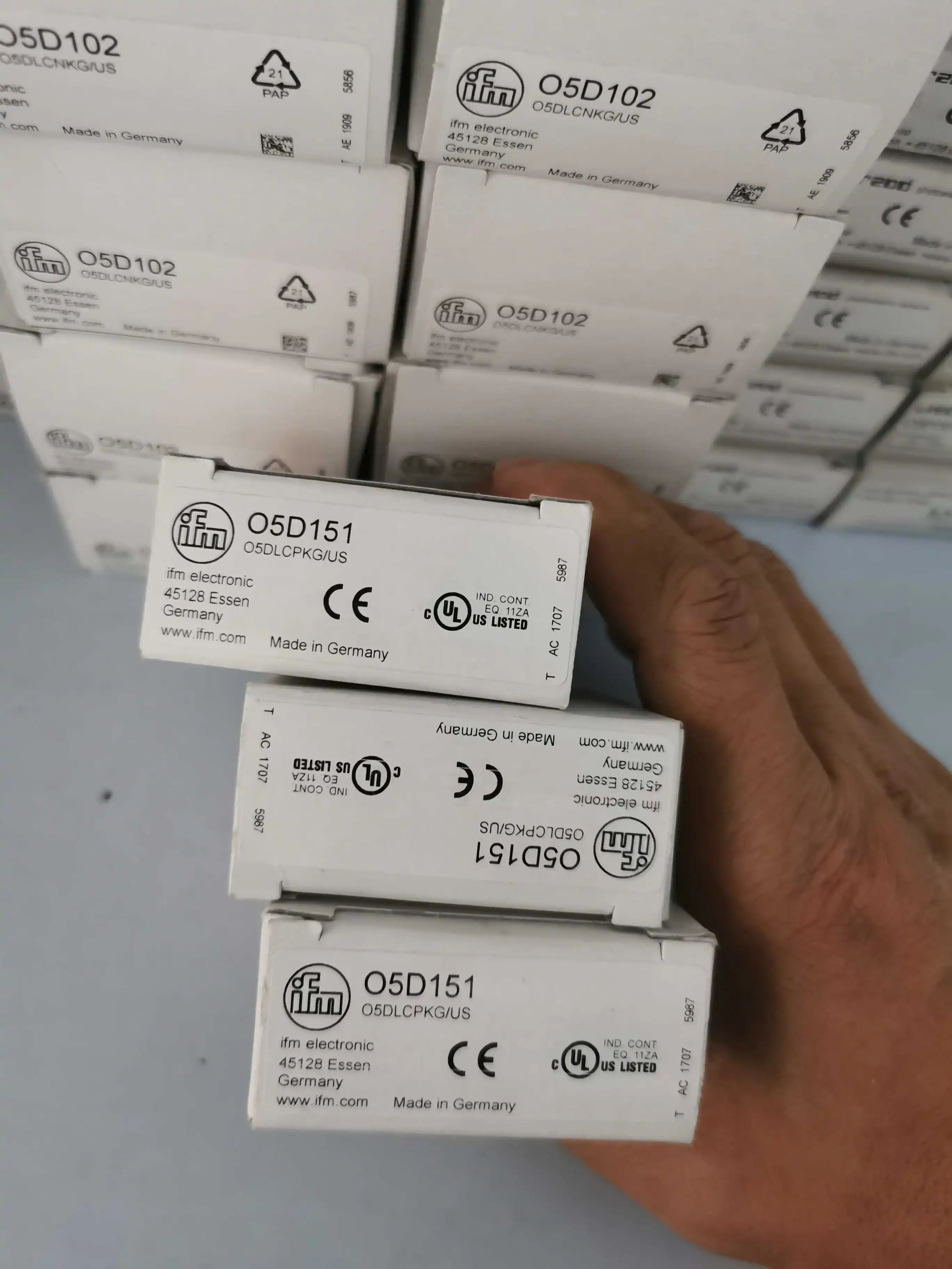 

Новый оригинальный лазерный датчик IFM 05D100 05D102 05D151