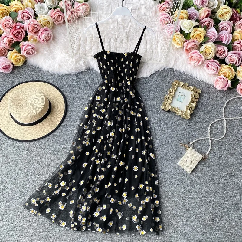 韓国★人気★コラボ DAISY X MARITHE W FLOWER OVERALL SKIRT Daisy Print Skirt – Himalayan Artwear