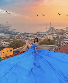 فستان سهرة انسيابي طويل بذيل خلفي أنيق — صورة 5