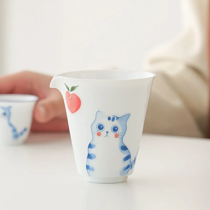 

White Porcelain Hand Drawn Cute Cat Tea Pitcher Kung Fu Tea Set Ceramic Fair Cup Average Cup Tea Ceremony Utensils Gong Dao Bei