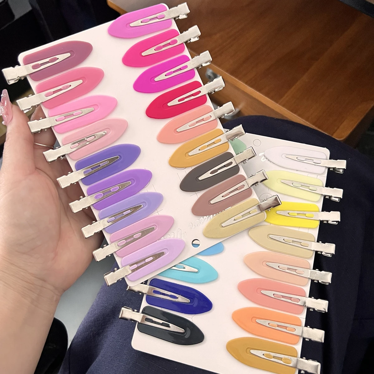 30 Stück einfache und stilvolle Haarspangen ohne Falten, nicht biegende Haarspangen, Entenschnabel-Clips, Damen-Haarschmuck, geeignet für Partys, Bälle, tägliche Freizeitausflüge, geeignet für Mädchen, als Geschenke für Freundinnen, Neujahrsgeschenke [Zufällige gemischte Stile]