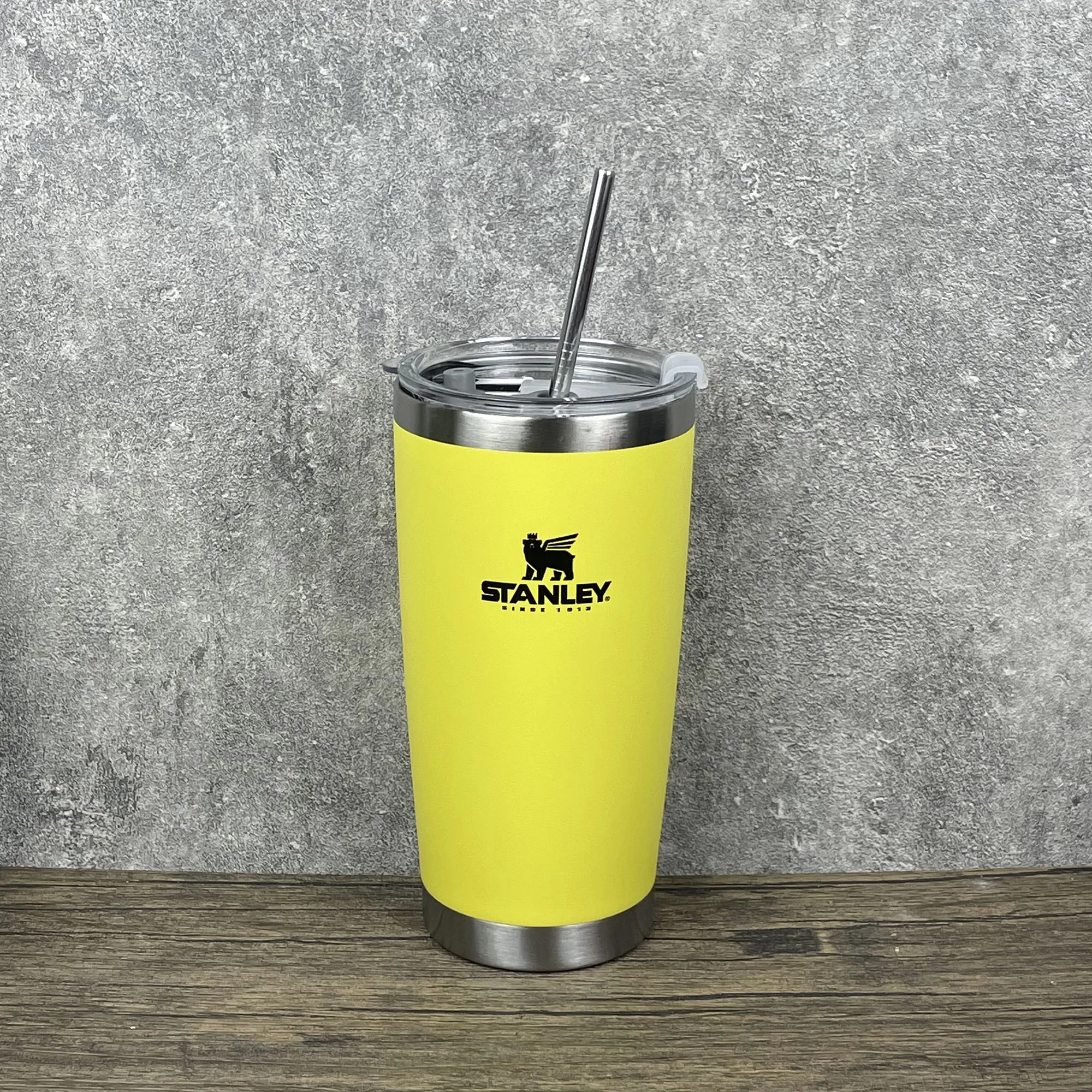 ZME09492-Chope à bière thermique de 20oz. en acier inoxydable. Thermos
