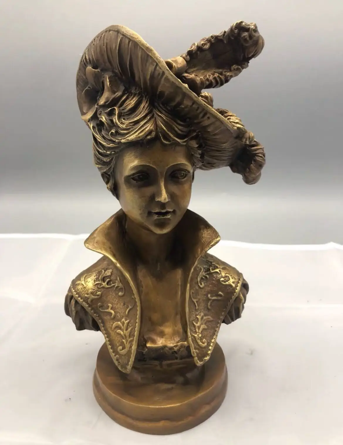 

Art Collection Bronze statue, Handmade Bust Sculptures,World-famous Figures, "Women King", Home Decorations Metal Crafts