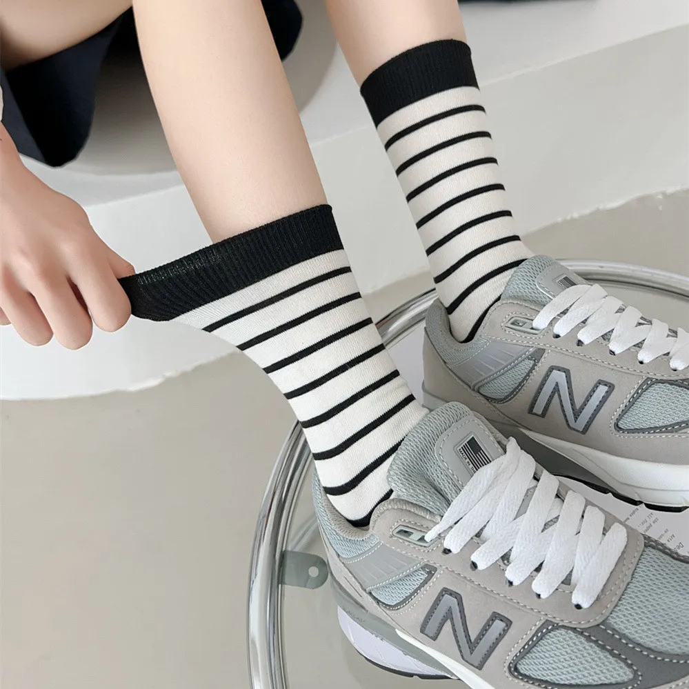 

Korean Fashion Striped Women Socks School Students Girls Long Socks Casual Harajuku Streetwear Hip Hop Skateboard Sports Socks