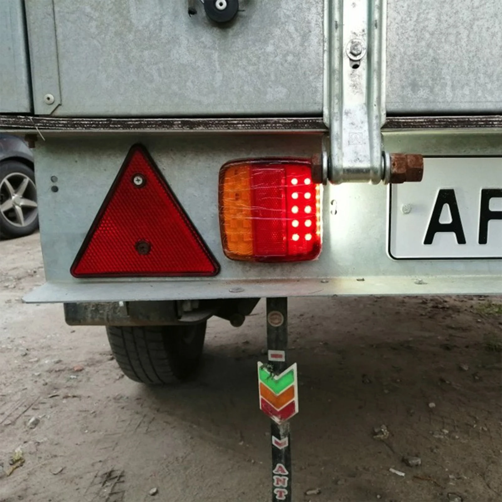 

Wireless Magnetic LED Truck Tail Light Trailer Rear Light Signal Warning Brake Light for Caravans Campers Lorry Caravan RV