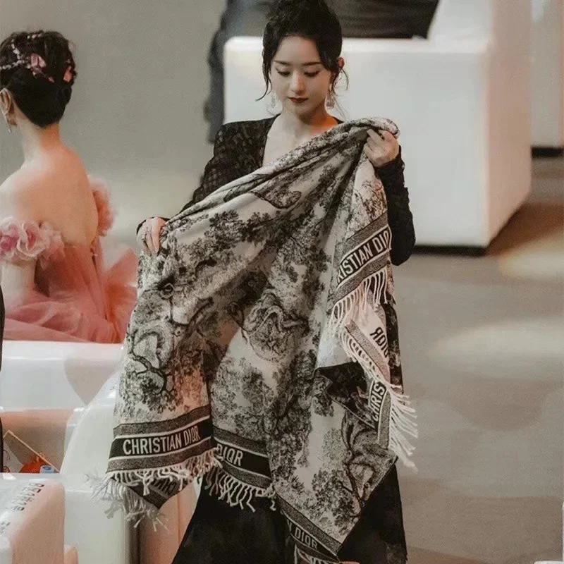 Thick core-spun yarn shawl scarf