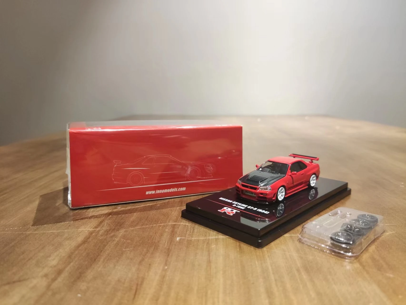 

NEW INNO 1:64 NISSAN SKYLINE GTR R34 Collection of die-cast alloy car decoration model toys
