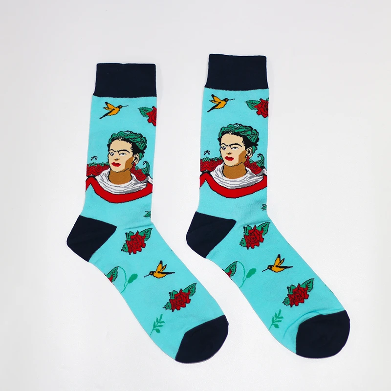 Рисунок 3 - Женские носки, Женский разрисованный скейтборд