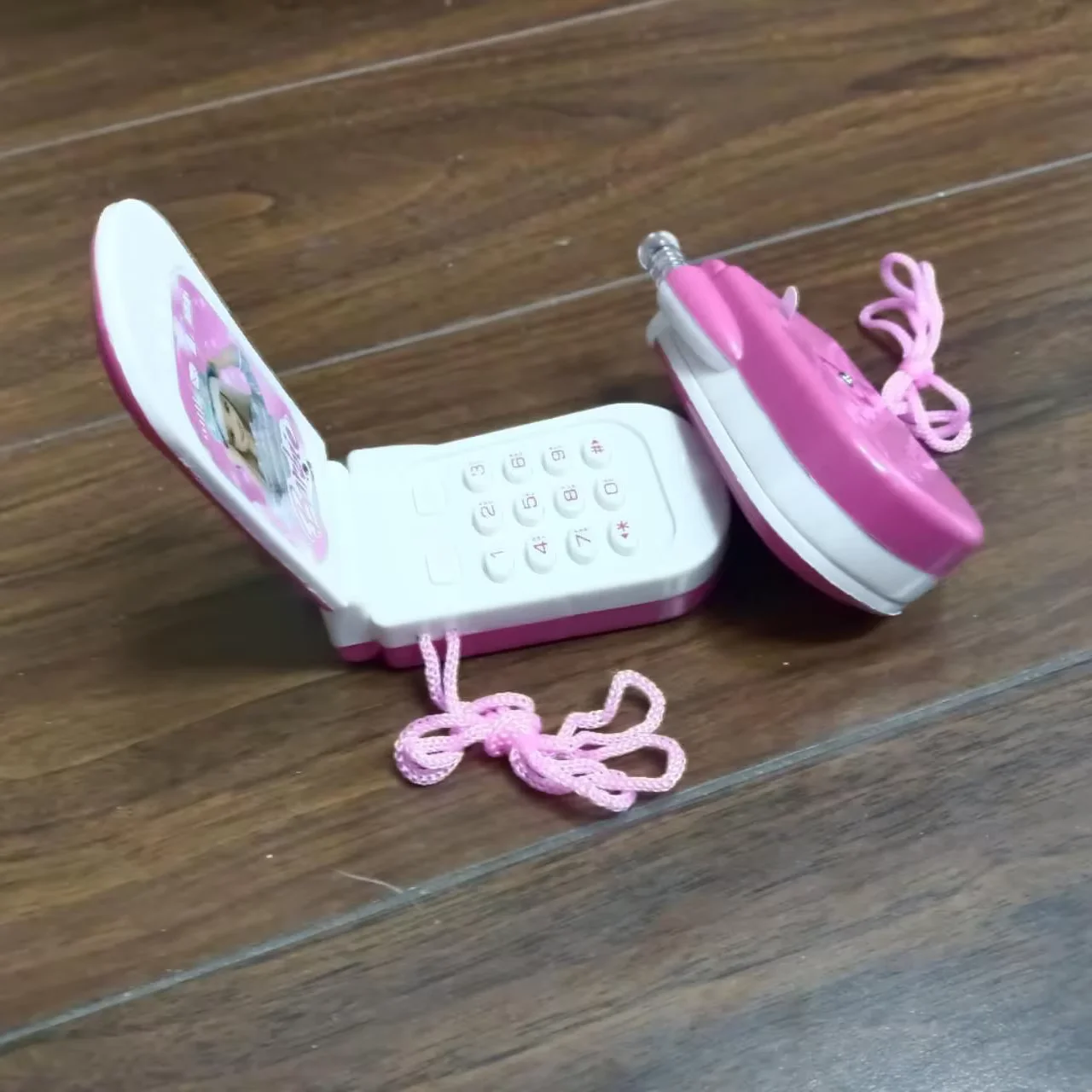 Phone toy Nostalgia Classic Flip Cover Kids Electronic Music Luminescent Mobile Phone Toy Parent-Kids Interactive Holiday Gift