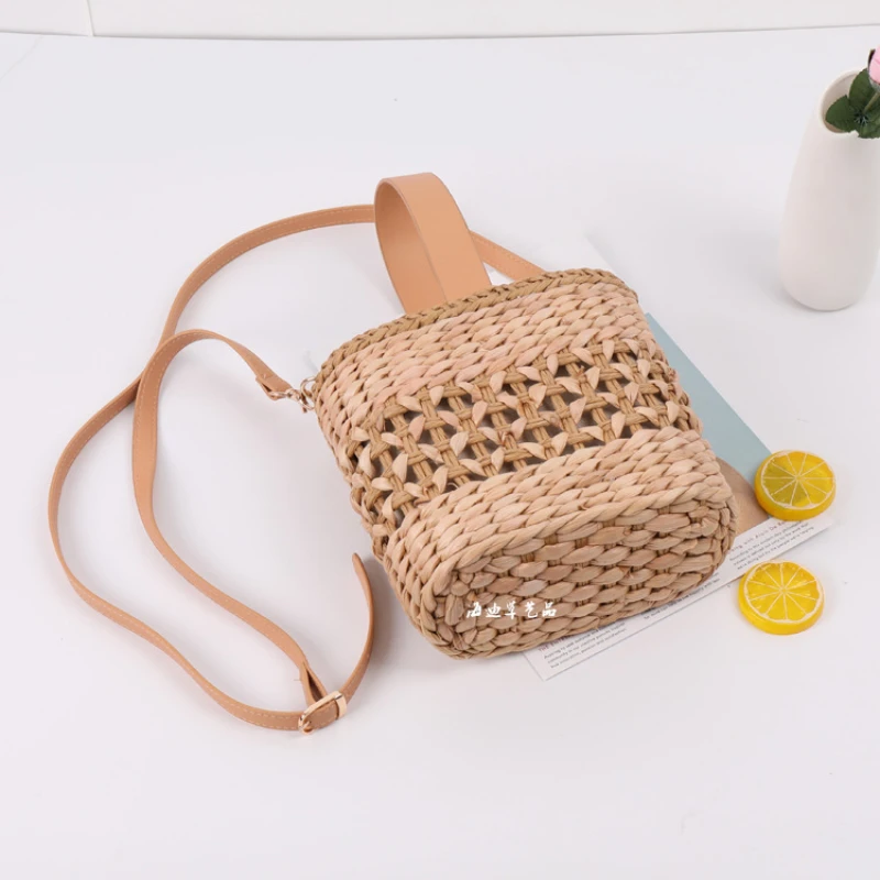 2023 Summer New Shoulder Handbag Natural Corn Husk Pastoral Literary Women's Bag Braided Chain Buckle Straw Bag