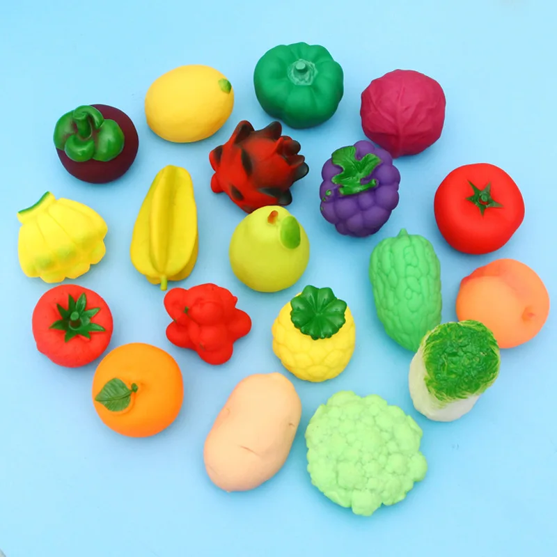 

1PCS Simulation of Fruits and Vegetables Bath Toy Swimming Water Toys Soft Rubber Float Squeeze Sound Kids Wash Play Funny Gifts