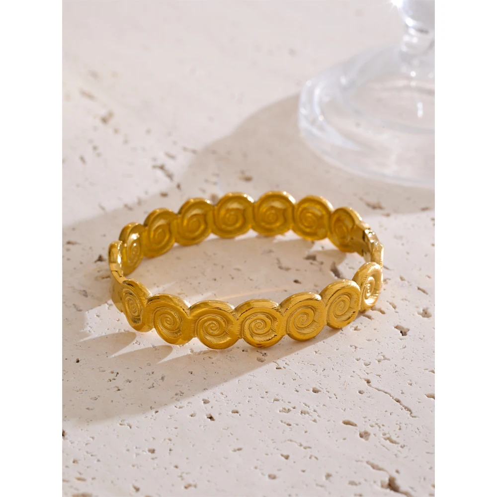 Yhpup Style Stainless Steel Conch Shell 18K PVD Plated Bracelet