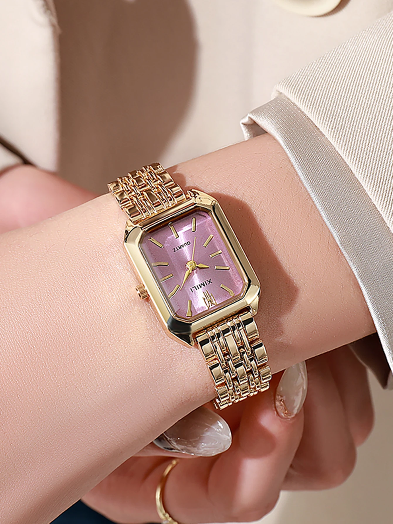 Small niche luxury fashion retro high-end gold steel strip small square watch with temperament women'squartz watch (without box） 3