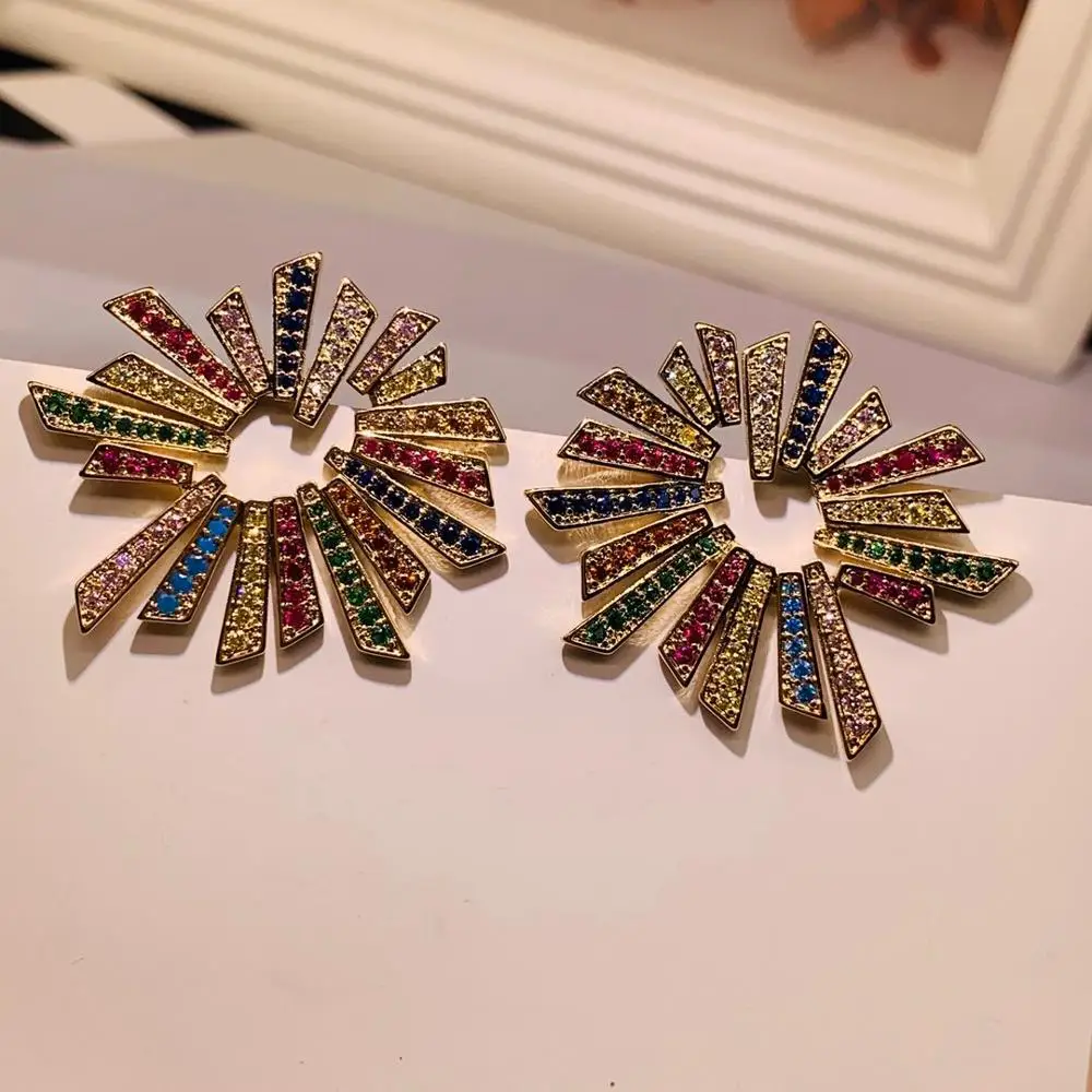 

Fashion Luxury Multicolor Fireworks Stud Earring for Women Wedding Cubic Zirconia Dubai Bridal Earring Jewelry Accessories E-556