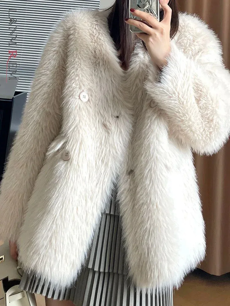 

LANMREM Korean Style Faux Fur Winter Coat Women V Neck Double Breasted Solid Color Coats Fashion 2023 New Clothing 2AA3431