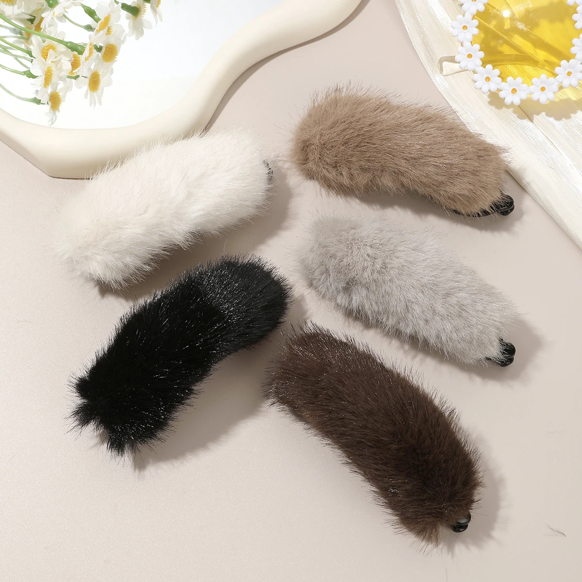 1pc Plush Banana Clip Barrette Fashion New Hair Clips Women Girls Hair Styling Ponytail Holder Hairpin Hairgrip Headdress