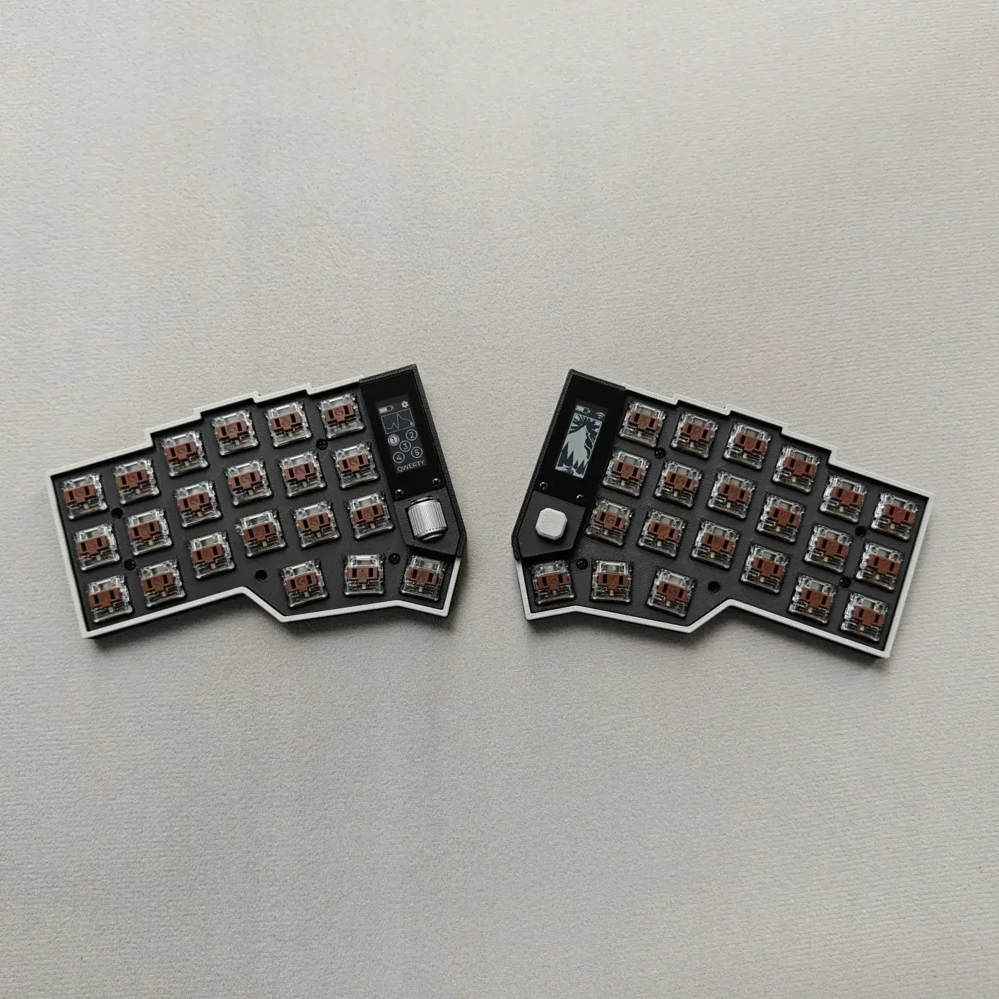 新しい Sofle ロープロファイルワイヤレススプリットキーボード