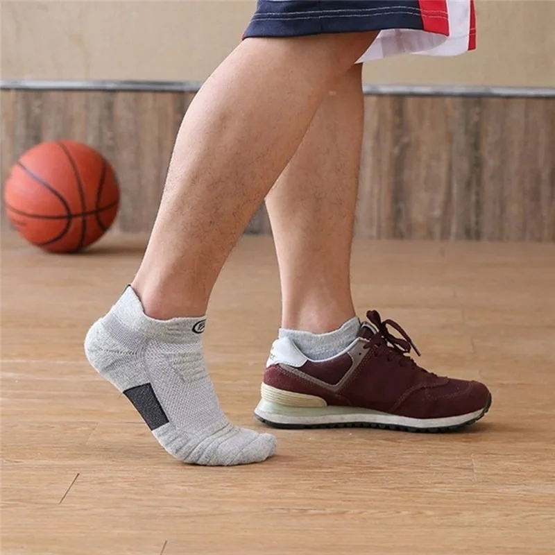 Enhanced Performance Anti-Slip Athletic Socks – Breathable, Deodorizing Sports Socks for Men and Women