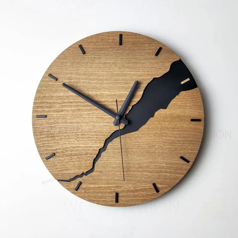 Simple Crack Wooden Wall Clock C  