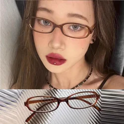 Vintage-Inspired Red and Green Oval Eyewear with Blue Light Protection (Tea)