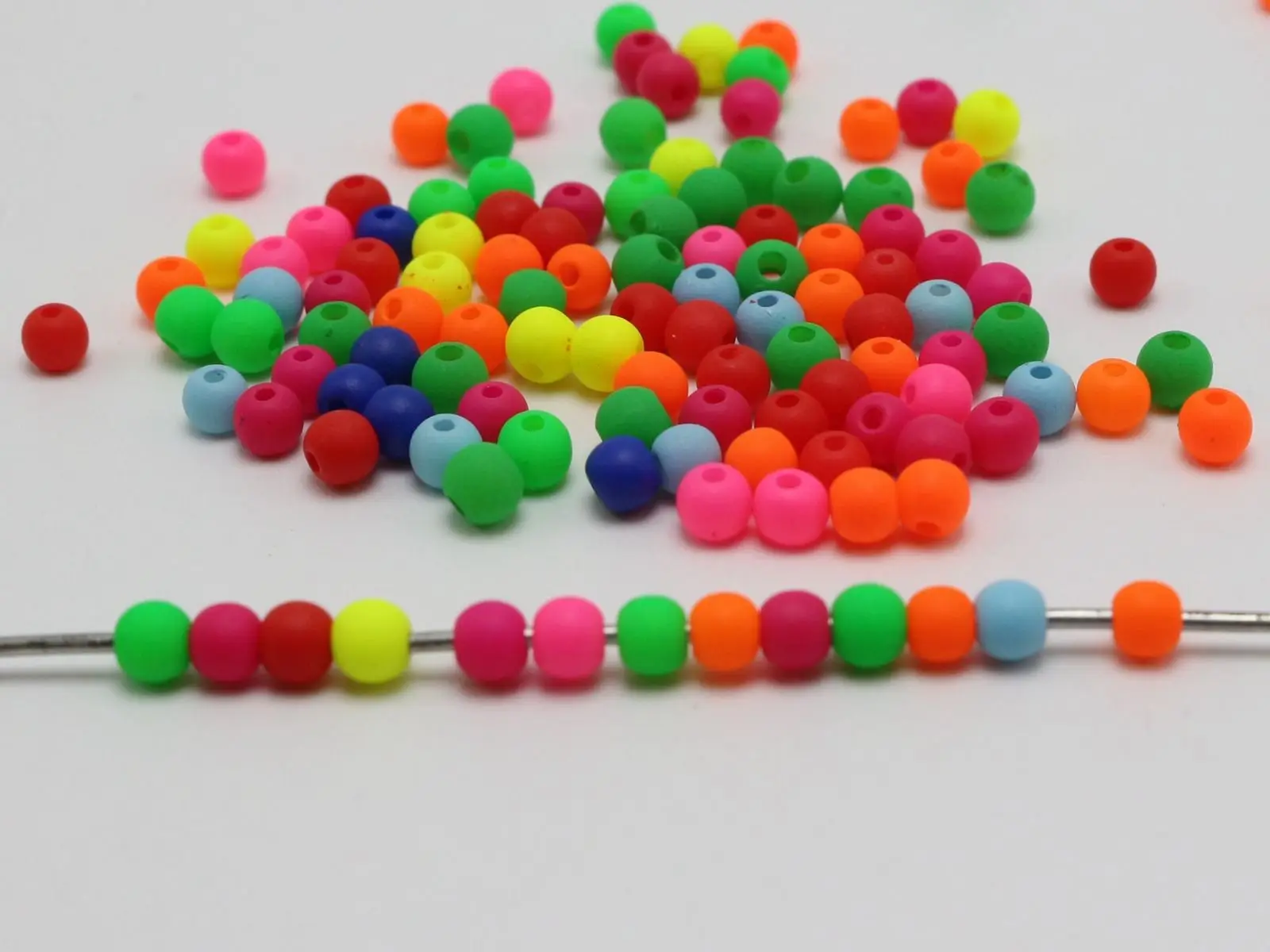 50 Cuentas Acrílicas Brillantes De 10mm - Perlas Con Brillo