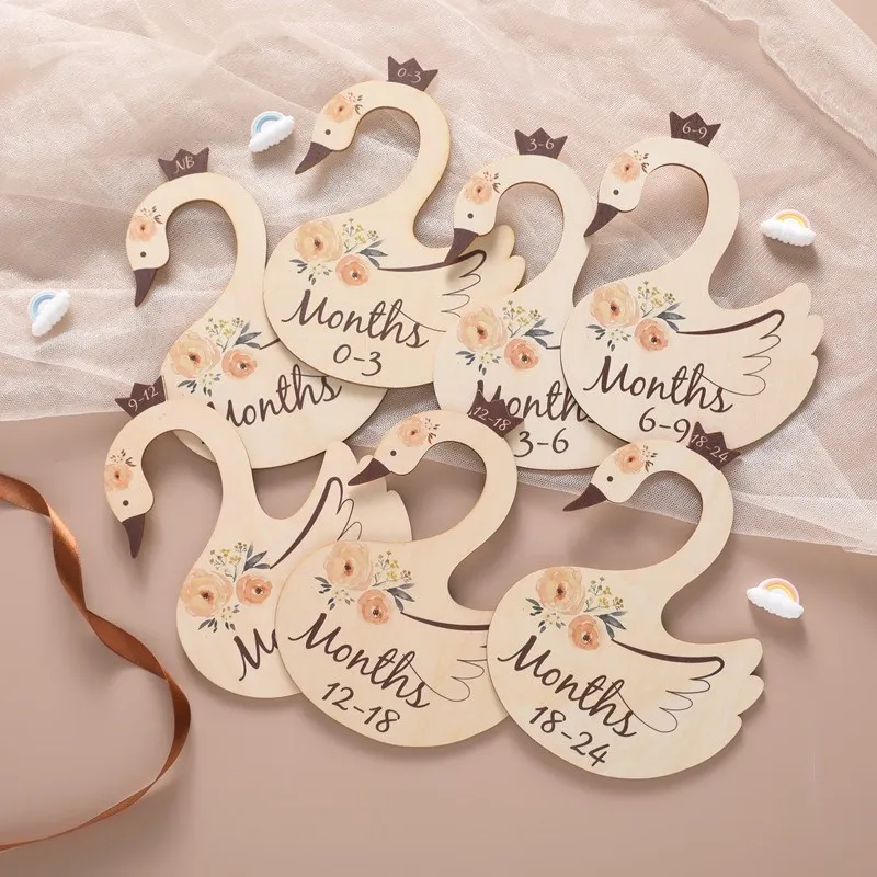 1 Set Newborn 24 Months Baby Closet Dividers Wood Nursery Clothes Organizers Infant Wardrobe Divider Label for 0-7 Years Old souvenirs for a baby shower