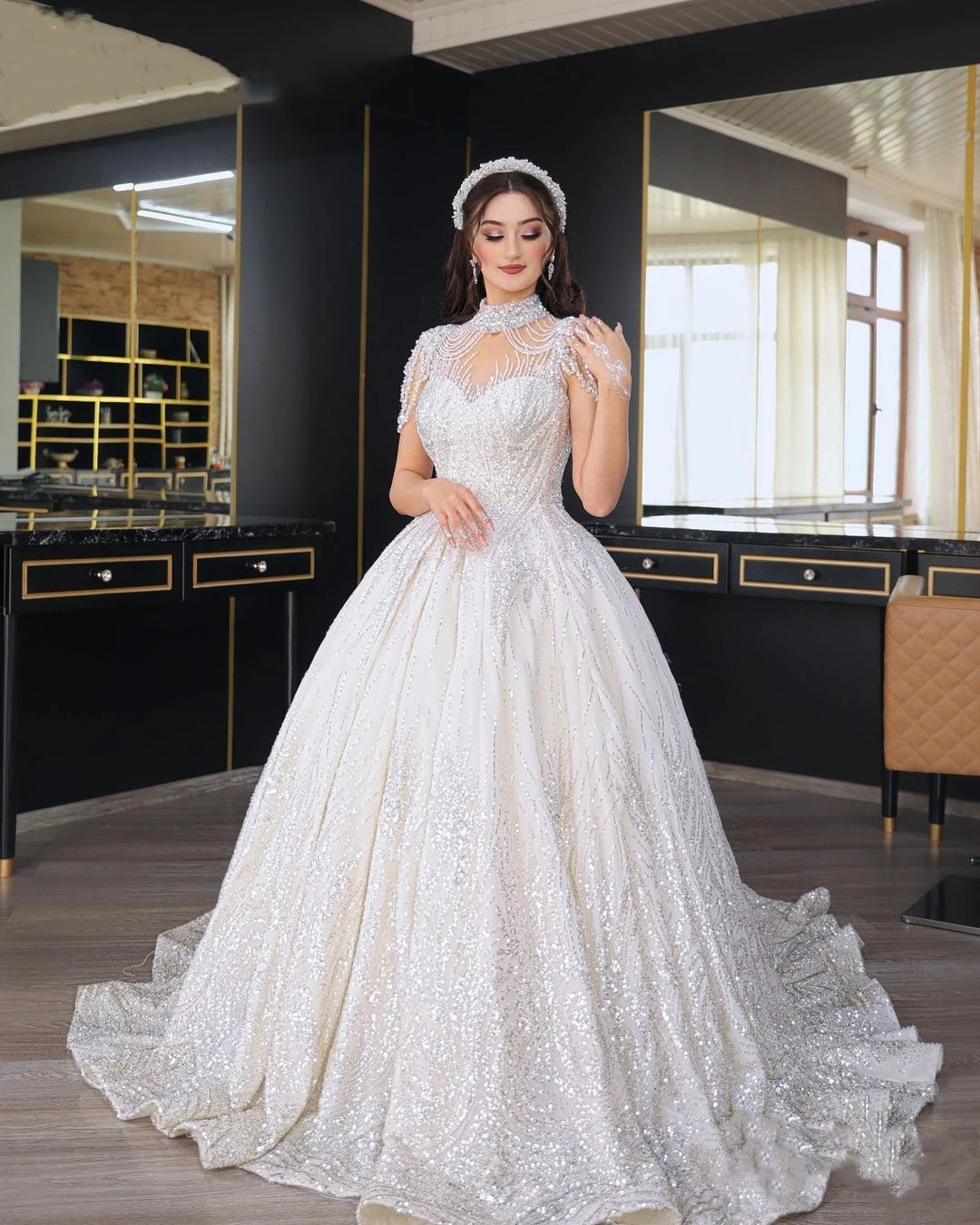 

Женское свадебное платье It's yiiya, белое платье с высоким воротником, расшитое бисером, с блестками и кисточками на заказ на лето 2019