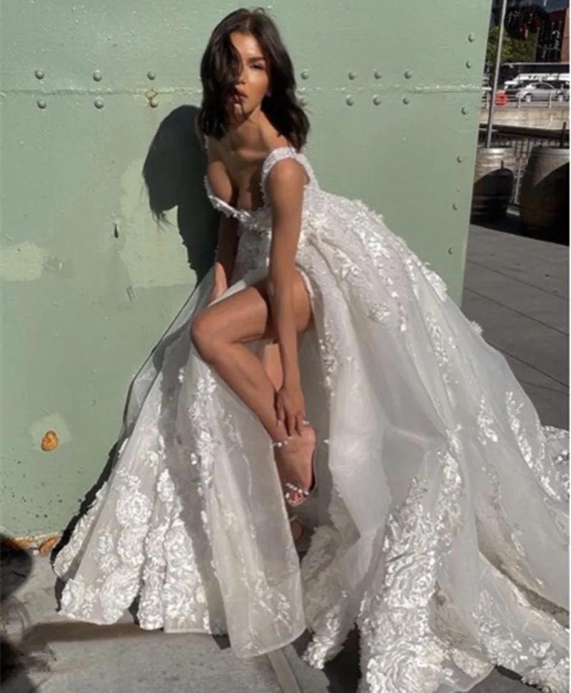 

Sexy Weddding Dresses Slit Leg Tulle Lace Flowers Crystal Beading Luxury 2023 New Formal Plus Size Bridal Gowns FZSF35