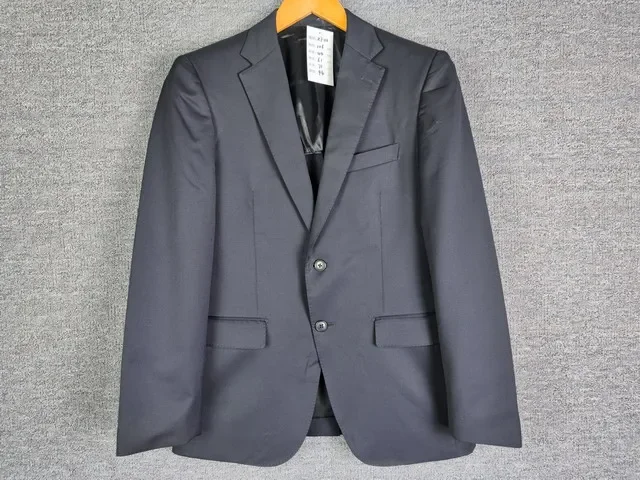 Unleash your style revolution with this trendsetting men's suit jacket 6136
