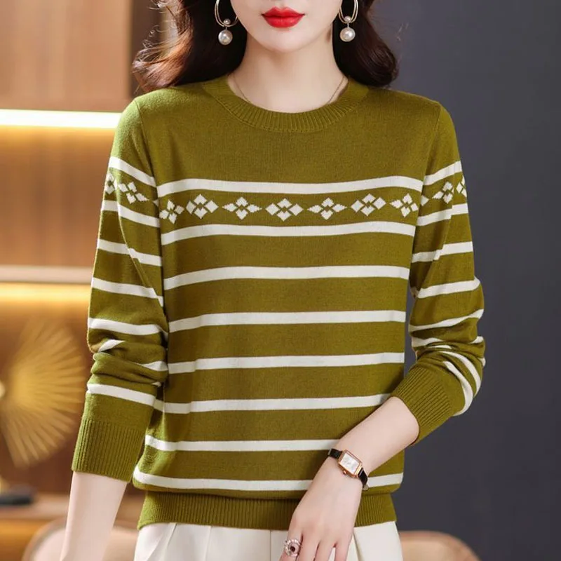New Spring and Autumn Fashion Trend Stripe Round Neck Loose and Versatile Luxury Western Commuter Mother\'s Knitted Woolen Sweate