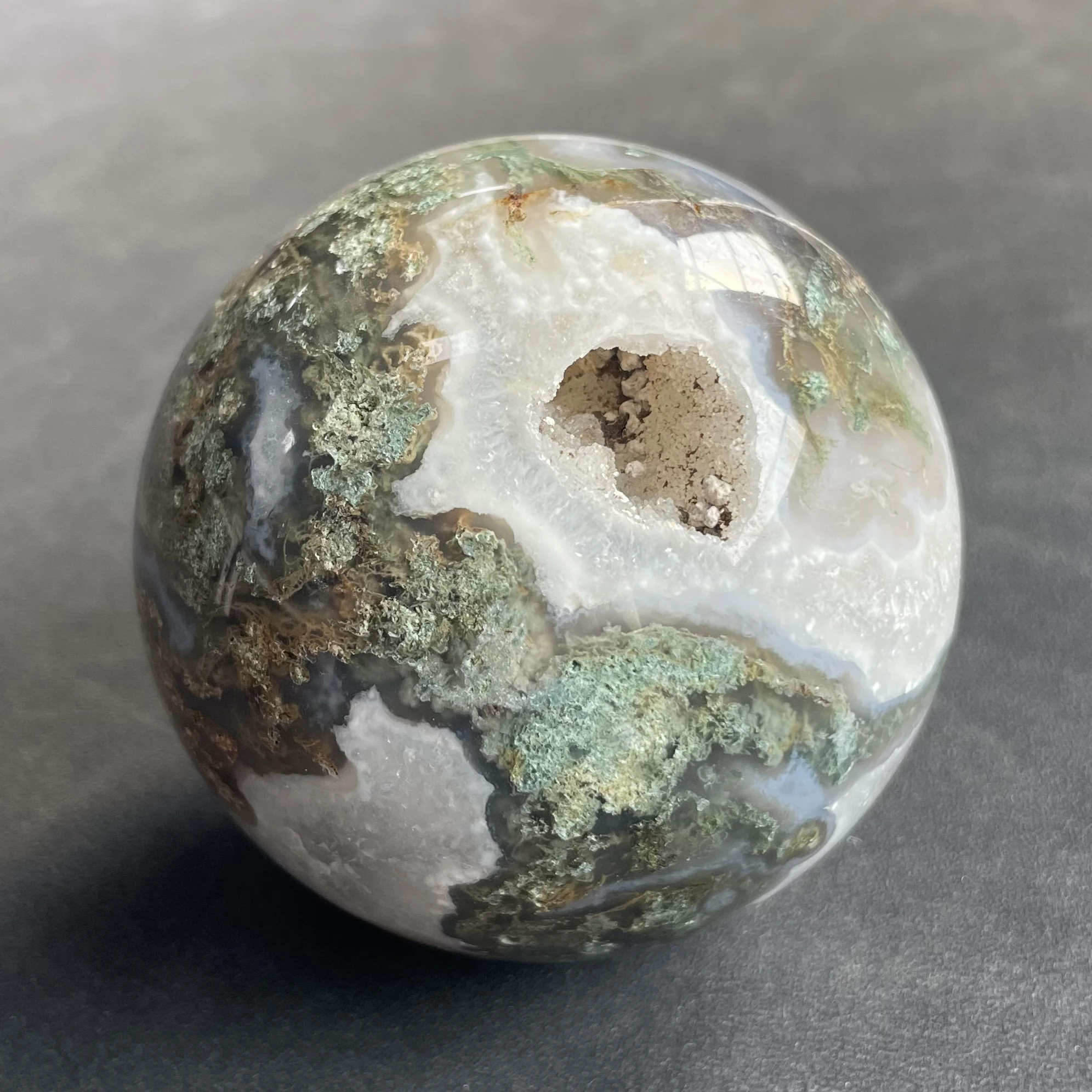

461g Natural Crystal Ball Moss Agate Sphere Rock Decoration Rough Polished Quartz Stone Healing Y819