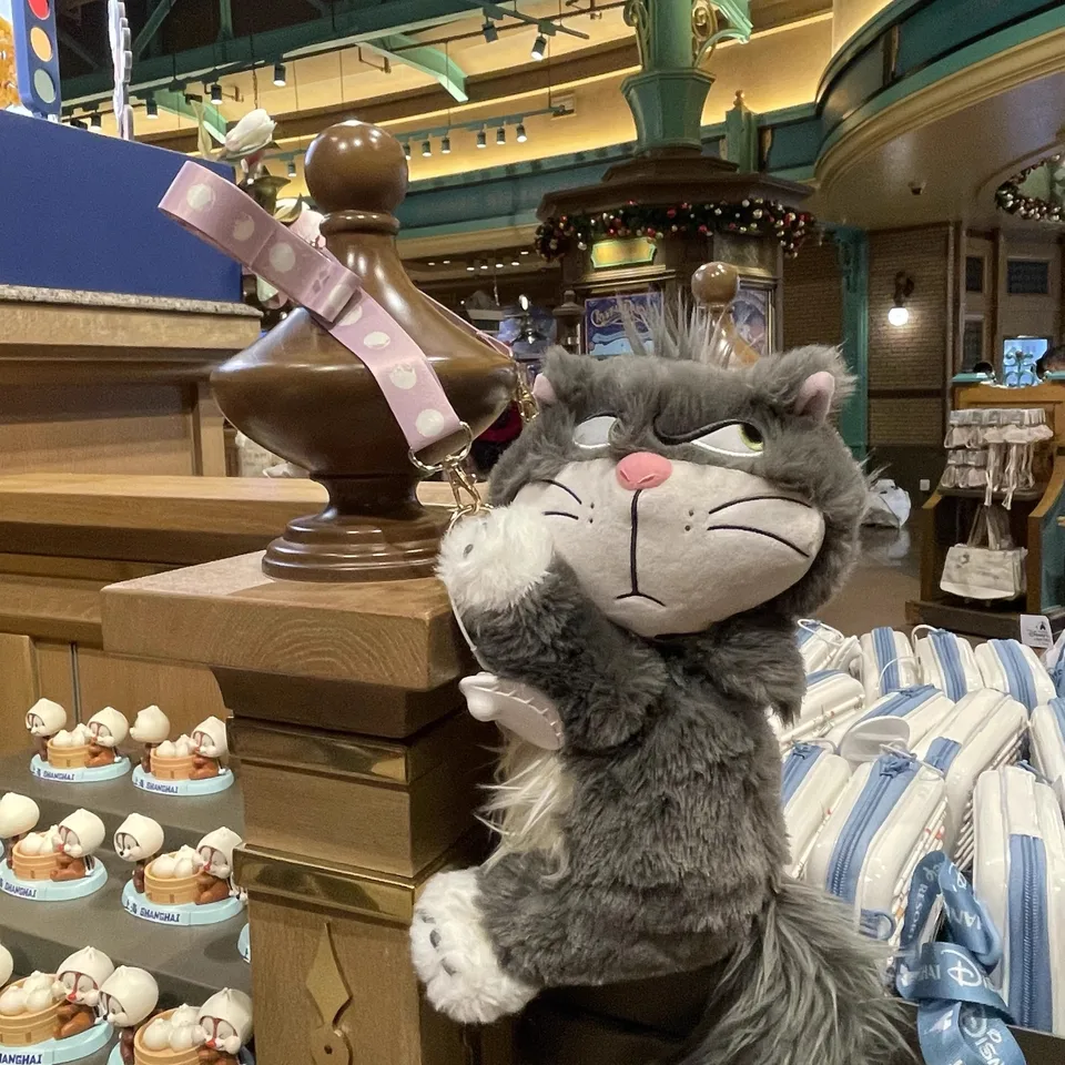 上海ディズニーランド マリー猫、ルシファー、チェシャ猫のぬいぐるみ