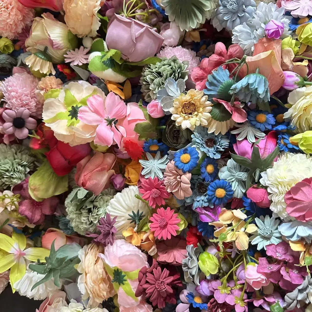 20/40/60 Stück Gemischte Künstliche Blumenköpfe Zufälliger Stil Kunstblumen für Heim- und Raumdekoration Hochzeit Heiratsdekoration DIY-Zubehör