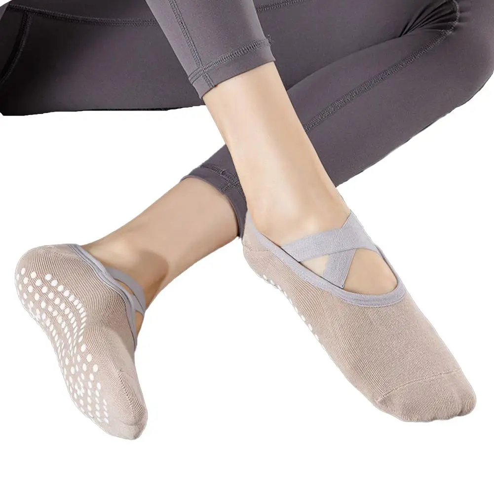 1Pair Women Yoga Socks Silicone Anti-slip Ballet Pilates Sports Dance Bandage Socks Breathable Backless Women S9K7