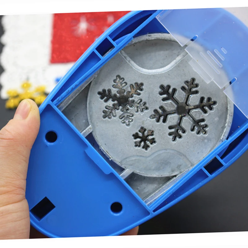 Snowflake Hole Punch, Make Your Own Winter Snow Confetti With This Handheld Hole  Punch, Great for Scrapbooks, Card Making, and Parties 